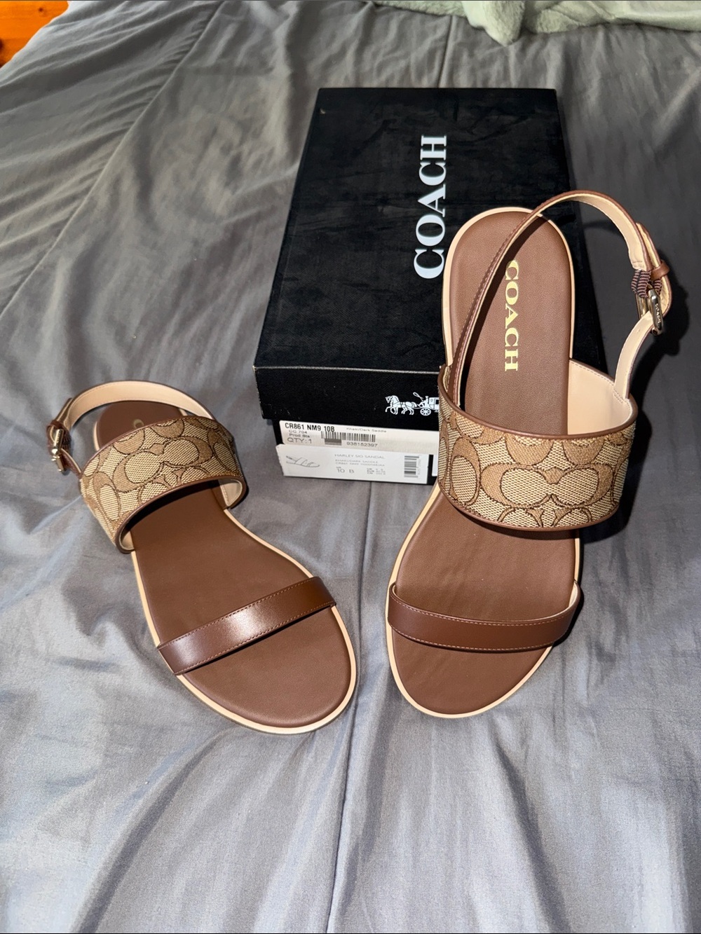 COACH Harley Signature sandal 10B